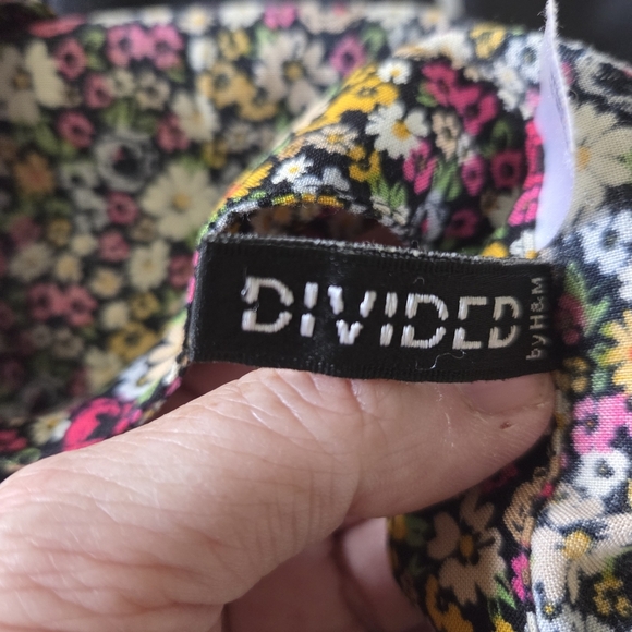 ⭐️Divided Floral Mini Dress - Multicolor Size 6 - Picture 4 of 5
